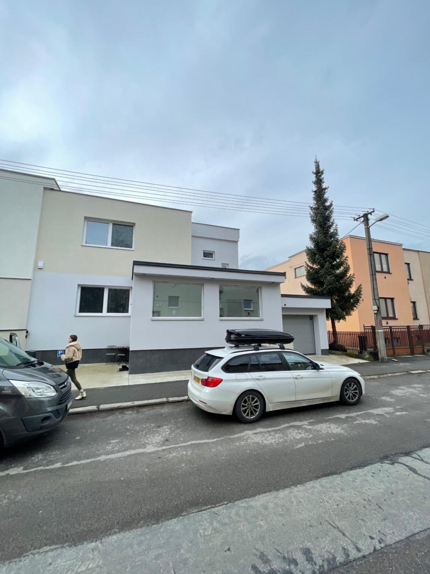 Komfortne Byvanie S Garazou - Parkovanim Žilina Exterior foto